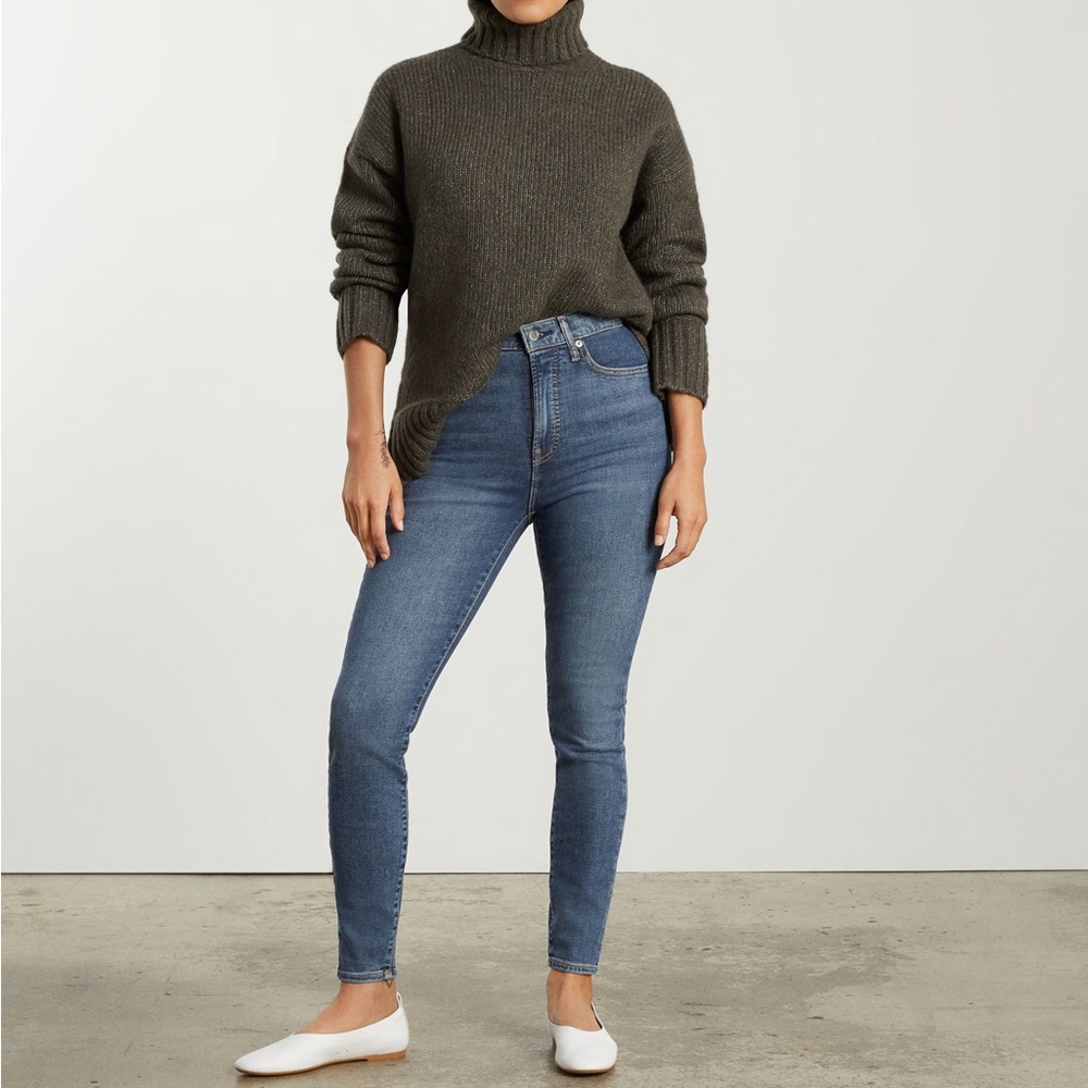 High-Rise Women’s Skinny Jeans in Medium Blue